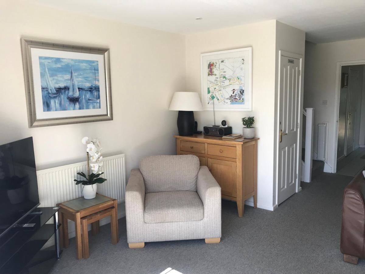 Liming Lodge - Lakeside Home In The Cotswolds South Cerney Extérieur photo