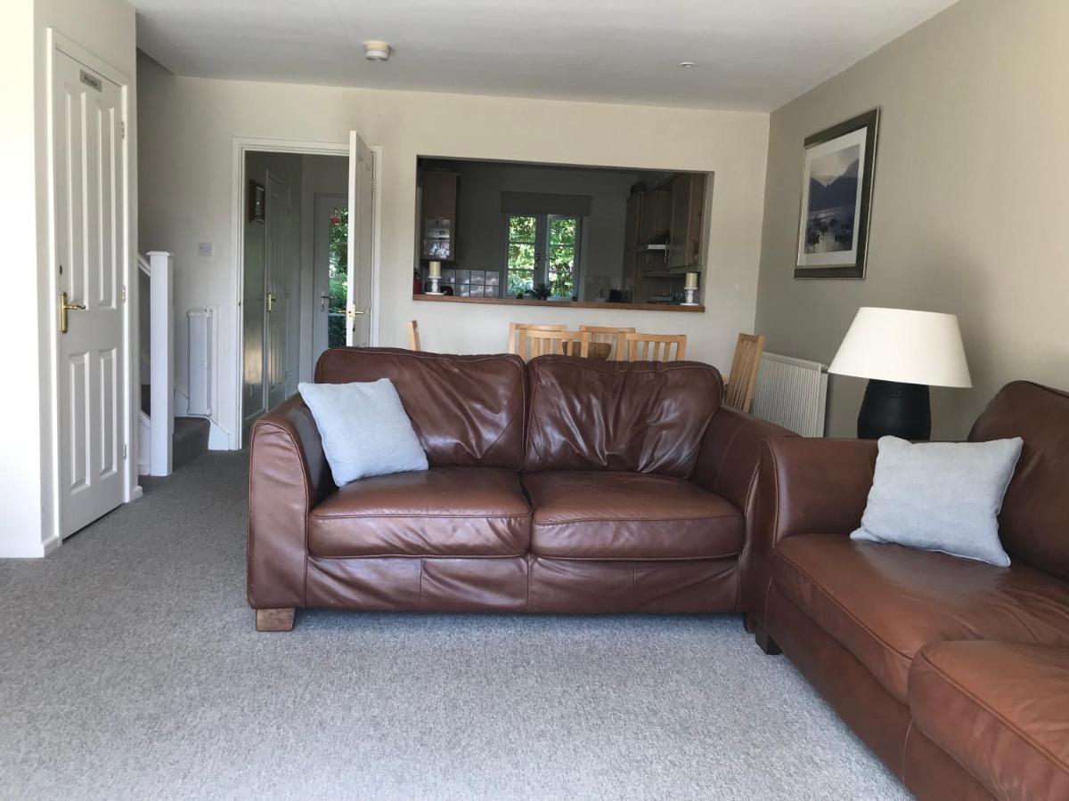 Liming Lodge - Lakeside Home In The Cotswolds South Cerney Extérieur photo