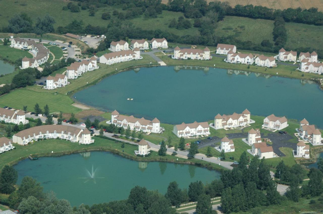 Liming Lodge - Lakeside Home In The Cotswolds South Cerney Extérieur photo