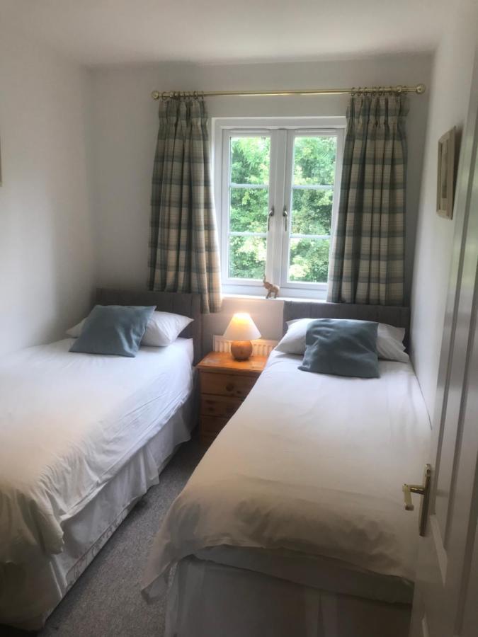Liming Lodge - Lakeside Home In The Cotswolds South Cerney Extérieur photo