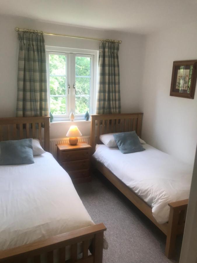 Liming Lodge - Lakeside Home In The Cotswolds South Cerney Extérieur photo